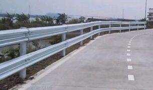 公路防撞護欄