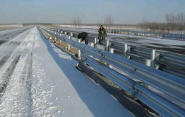 高速波形護欄板