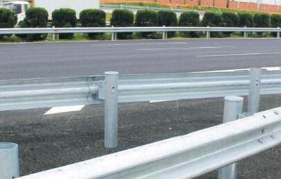 高速公路波形護攔板