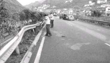 波形護欄板維護保養