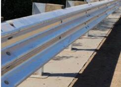 三波波形護欄板