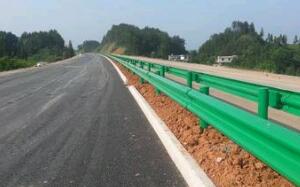 淺議交通安全設施之波形梁鋼護欄