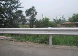 湖南高速公路波形護欄的設計與特點