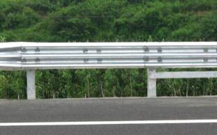 高速公路護欄